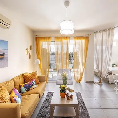 Apartment Sunflower Delight *